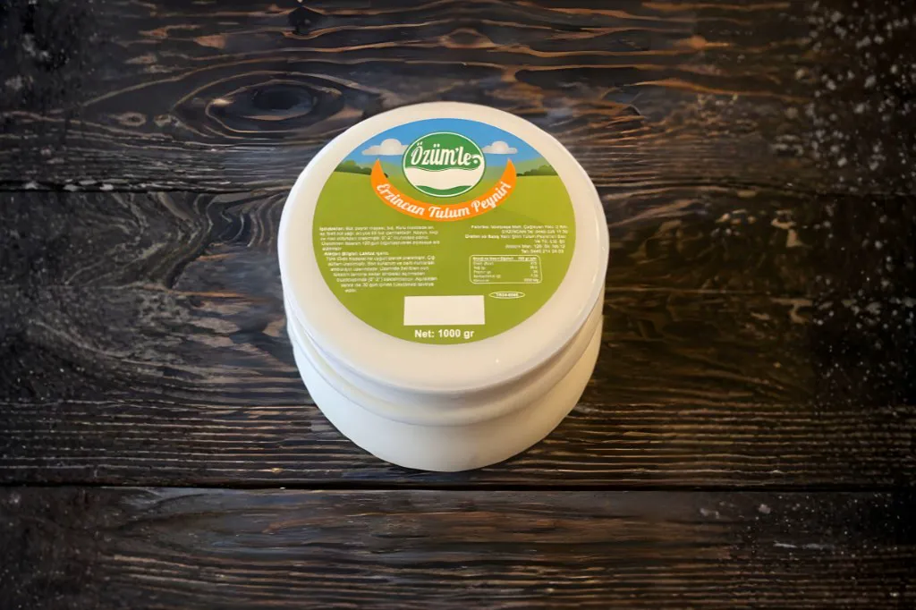 Ozum'le Erzincan Tulum Cheese 1 kg Ozum'le Erzincan Tulum Cheese 1 kg